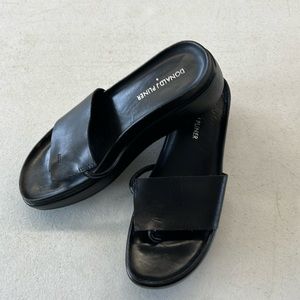 Donald Pliner “Fifi” Sandal